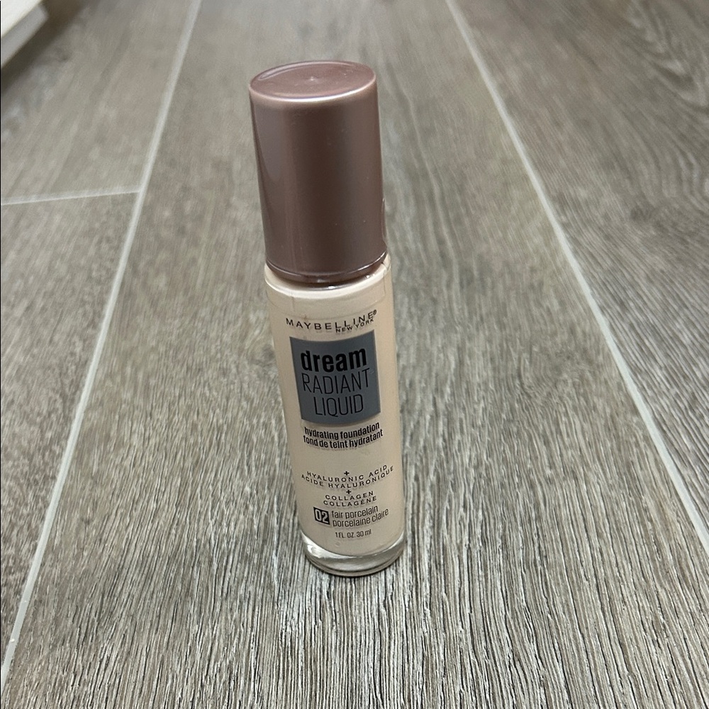 Maybelline Dream Radiant Liquid Foundation - #02 fair porcelain